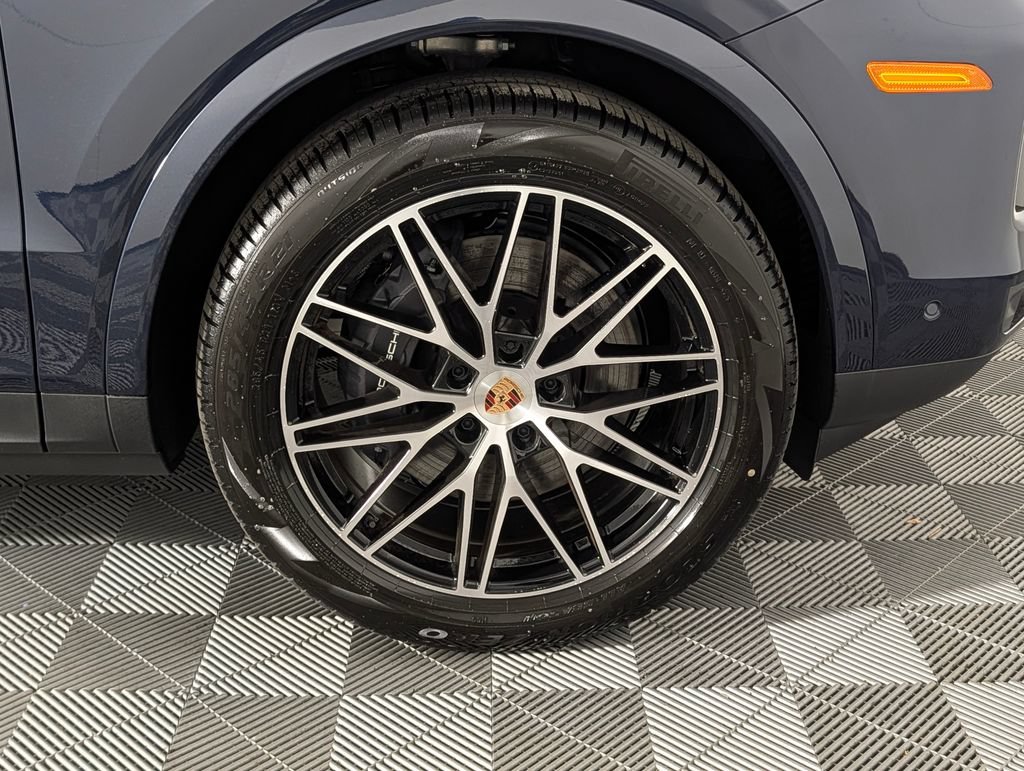 New 2026 Porsche Cayenne Coupe AWD/4WD image 14