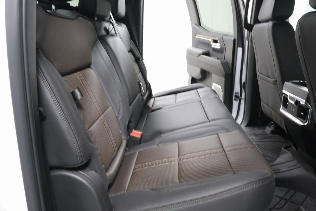 Used 2025 Chevrolet Silverado 1500 High Country w/ Technology Package image 16