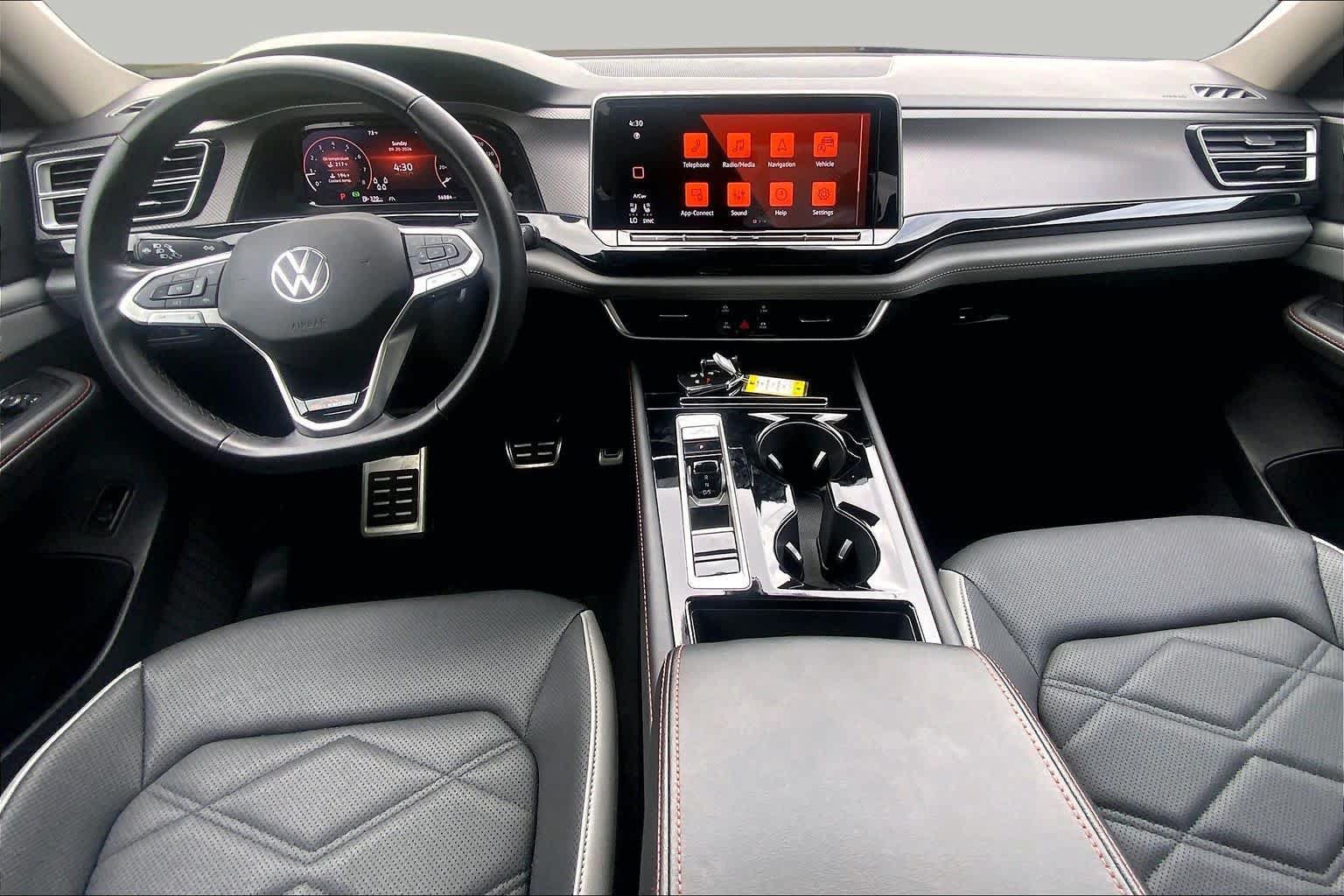 Used 2024 Volkswagen Atlas Peak Edition SE AWD/4WD image 15