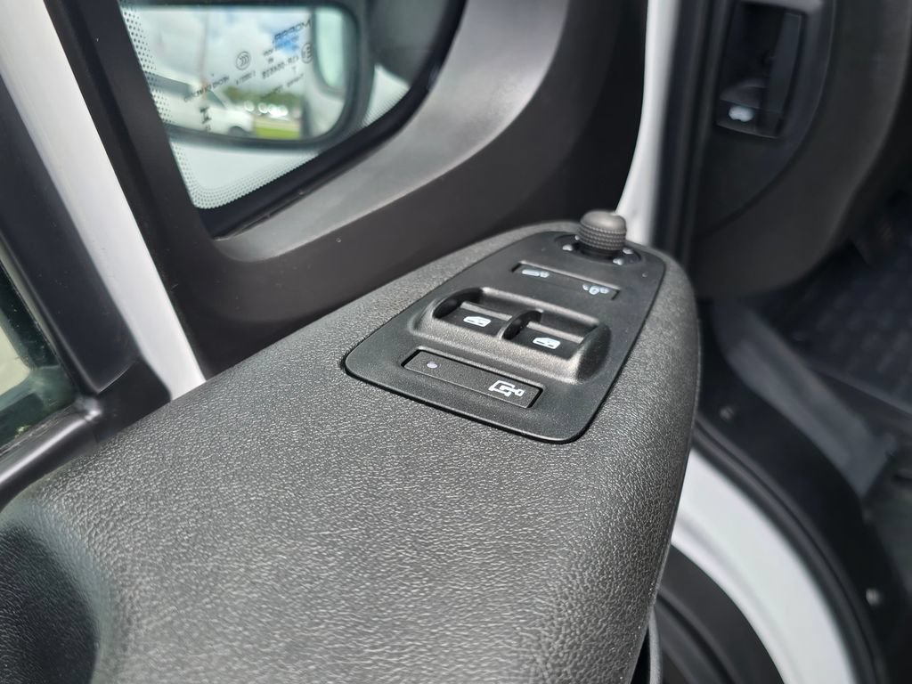 Used 2023 RAM ProMaster 2500 w/ Driver Convenience Group FWD image 11