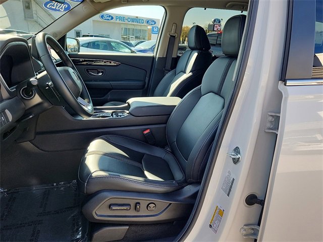 Used 2025 Honda Pilot EX-L image 7