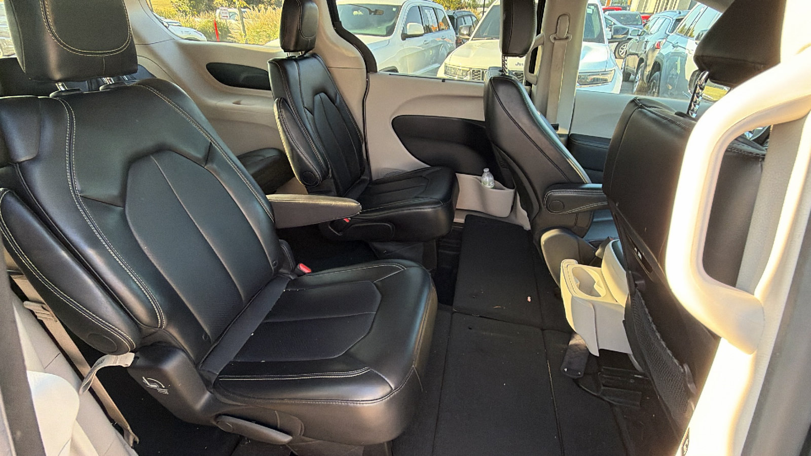 Used 2024 Chrysler Pacifica Touring-L FWD image 20