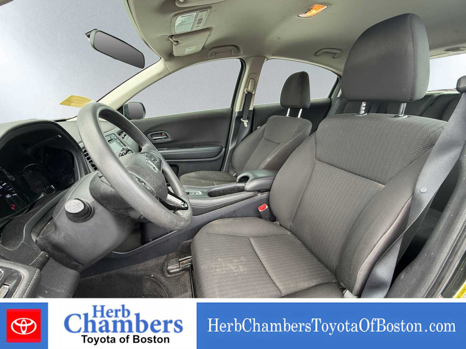 Used 2017 Honda HR-V LX image 7