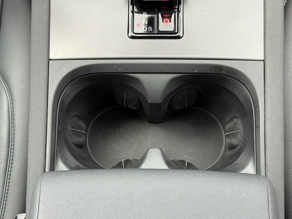 Certified 2025 Land Rover Discovery Sport Dynamic SE image 23