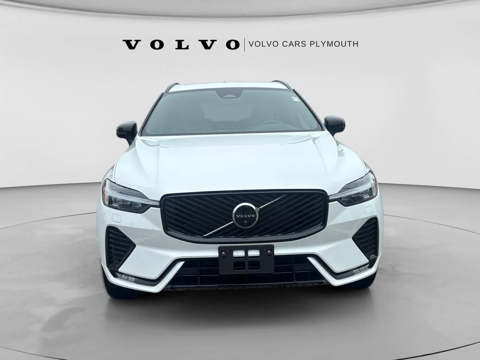 Used 2026 Volvo XC60 B5 Plus AWD/4WD image 2