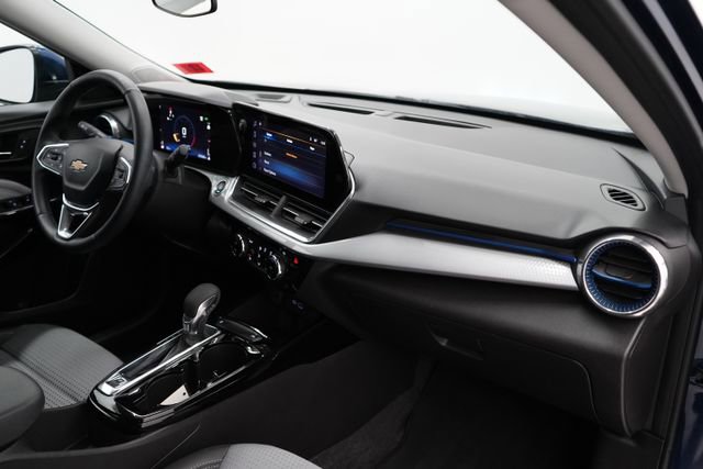 Used 2024 Chevrolet Trax LT w/ LT Convenience Package FWD image 59