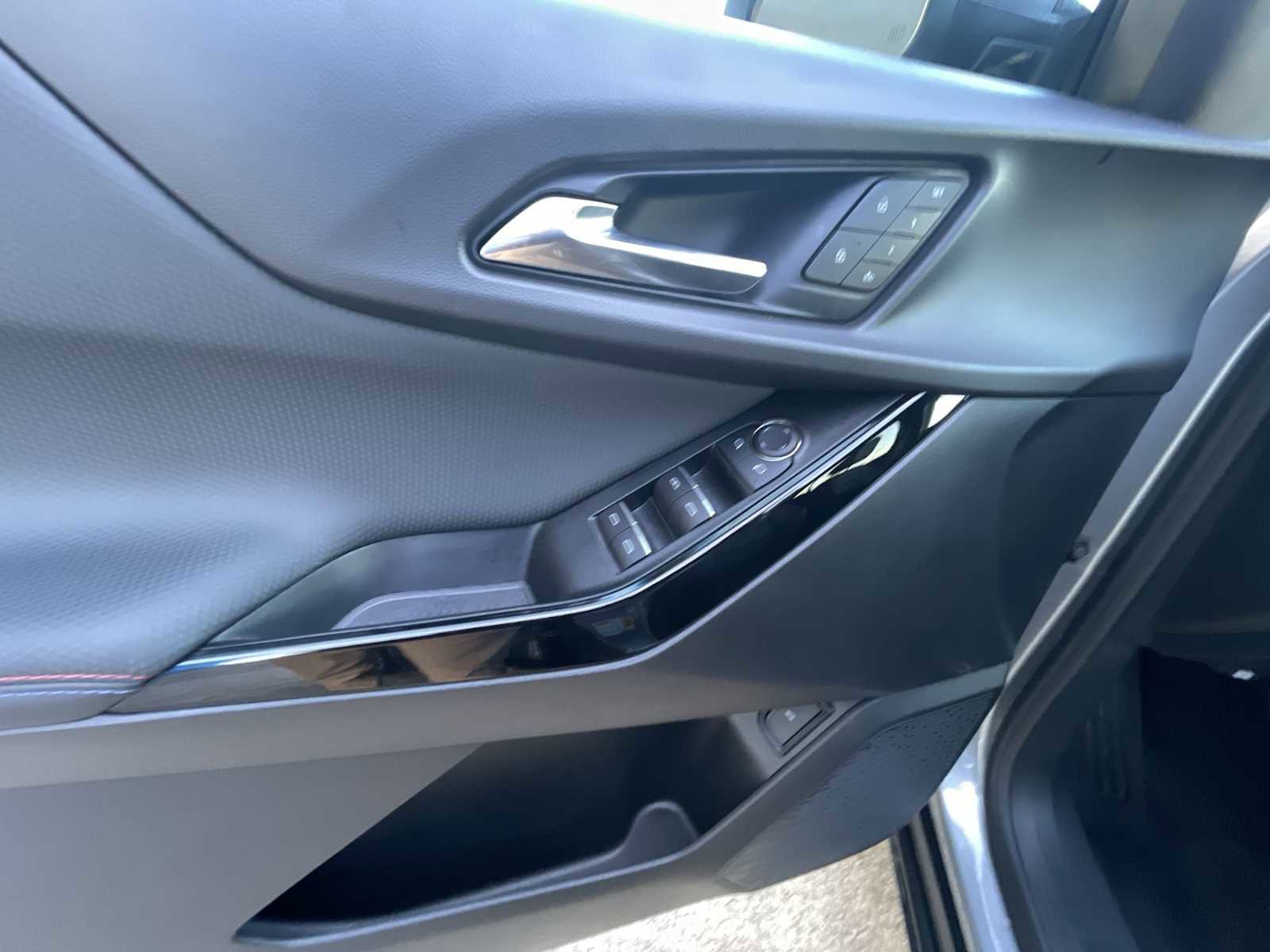 Used 2025 Chevrolet Equinox RS w/ Safety and Technology Package image 23