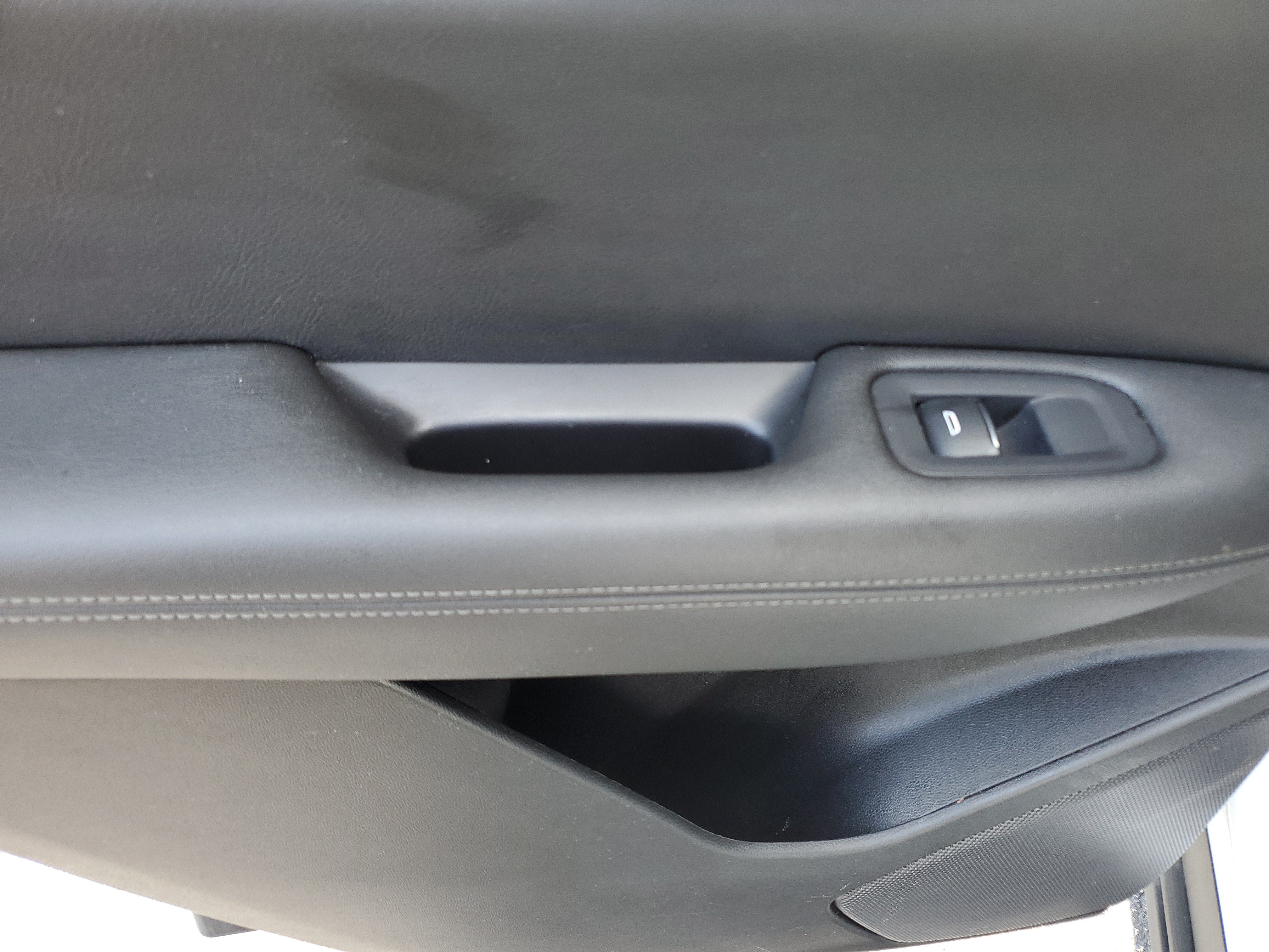Used 2024 Cadillac XT6 Luxury w/ LPO, Floor Liner Package AWD/4WD image 15
