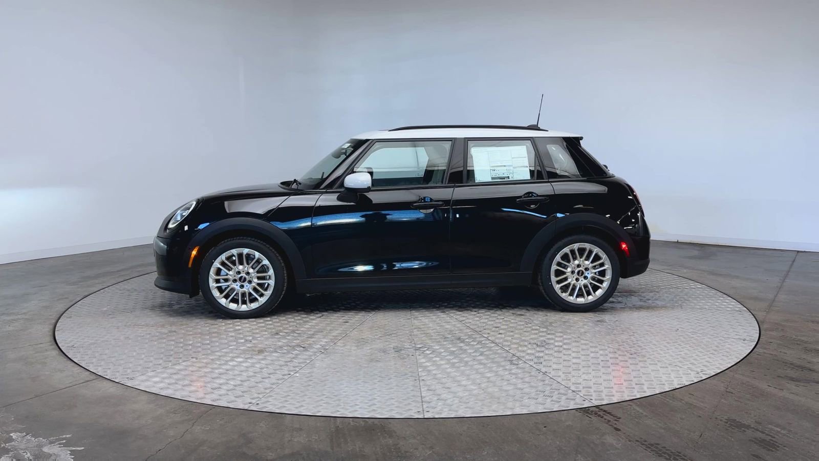 New 2026 MINI Cooper 4-Door Hardtop FWD image 5