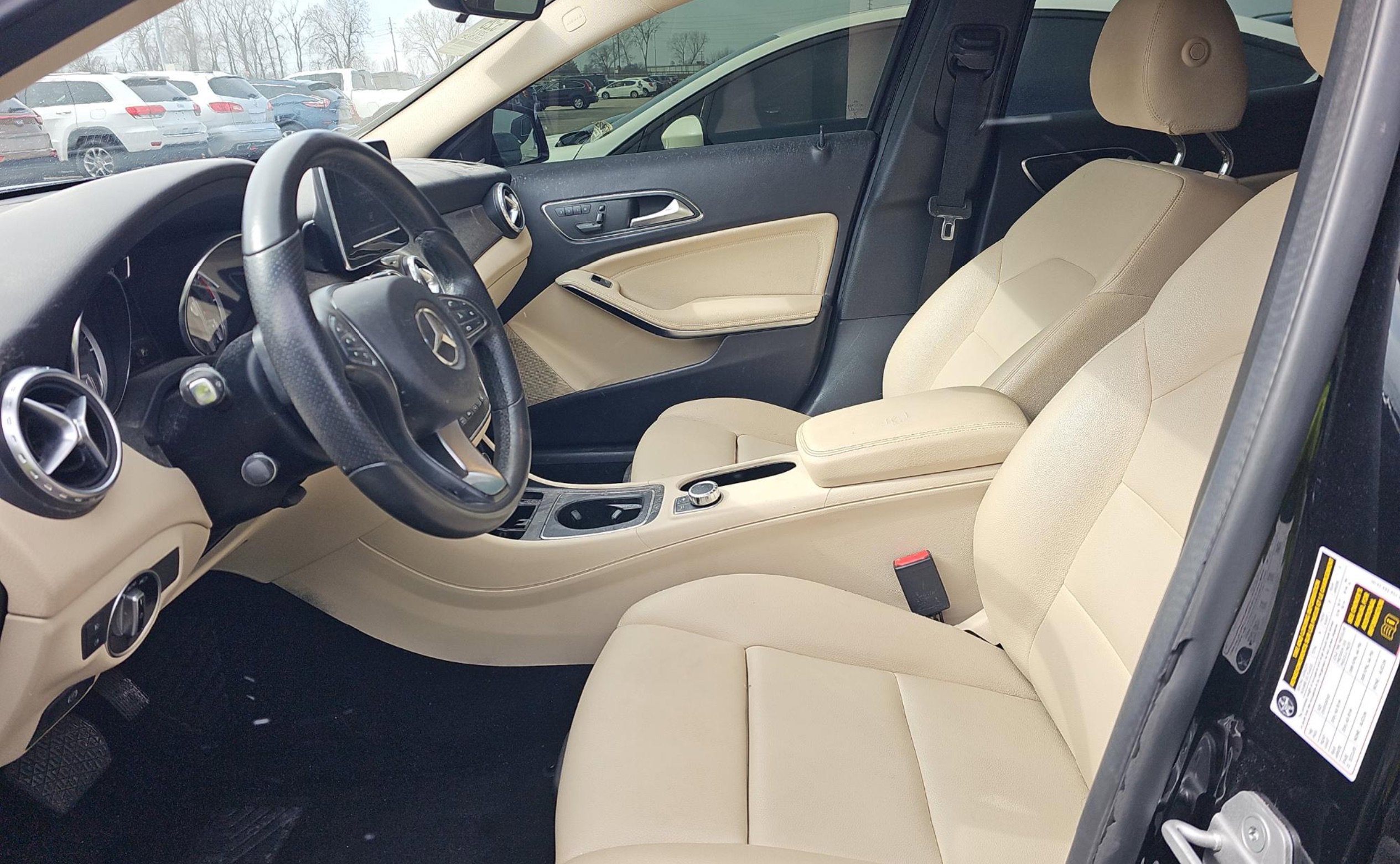 Used 2017 Mercedes-Benz GLA 250 w/ Premium Package image 6