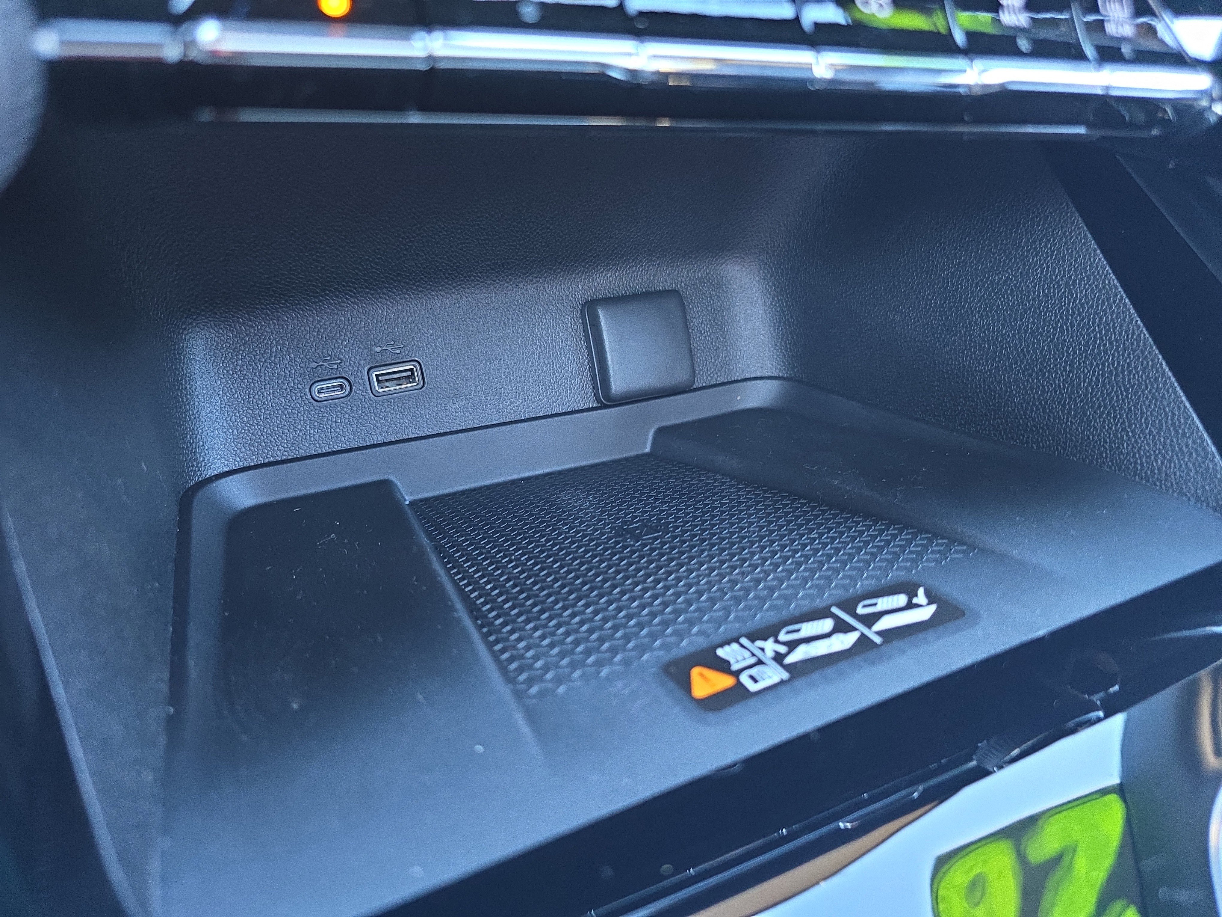 New 2026 Chevrolet Traverse High Country w/ LPO, Floor Liner Package image 34