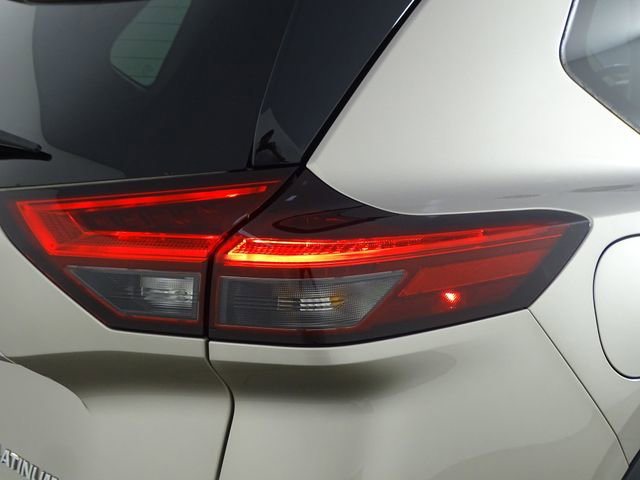 Used 2022 Nissan Rogue Platinum w/ Head-Up Display Package image 41