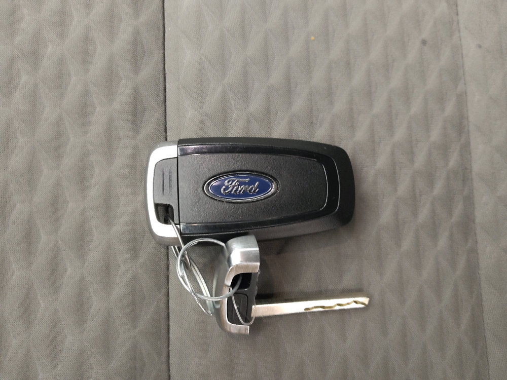 Used 2021 Ford Escape SE image 32