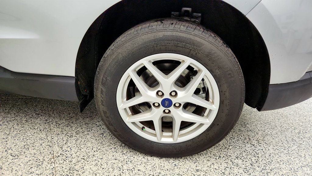 Used 2024 Ford Edge SEL image 9