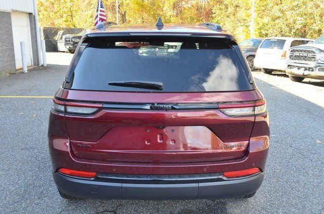 New 2025 Jeep Grand Cherokee Limited w/ Black Appearance Package image 7