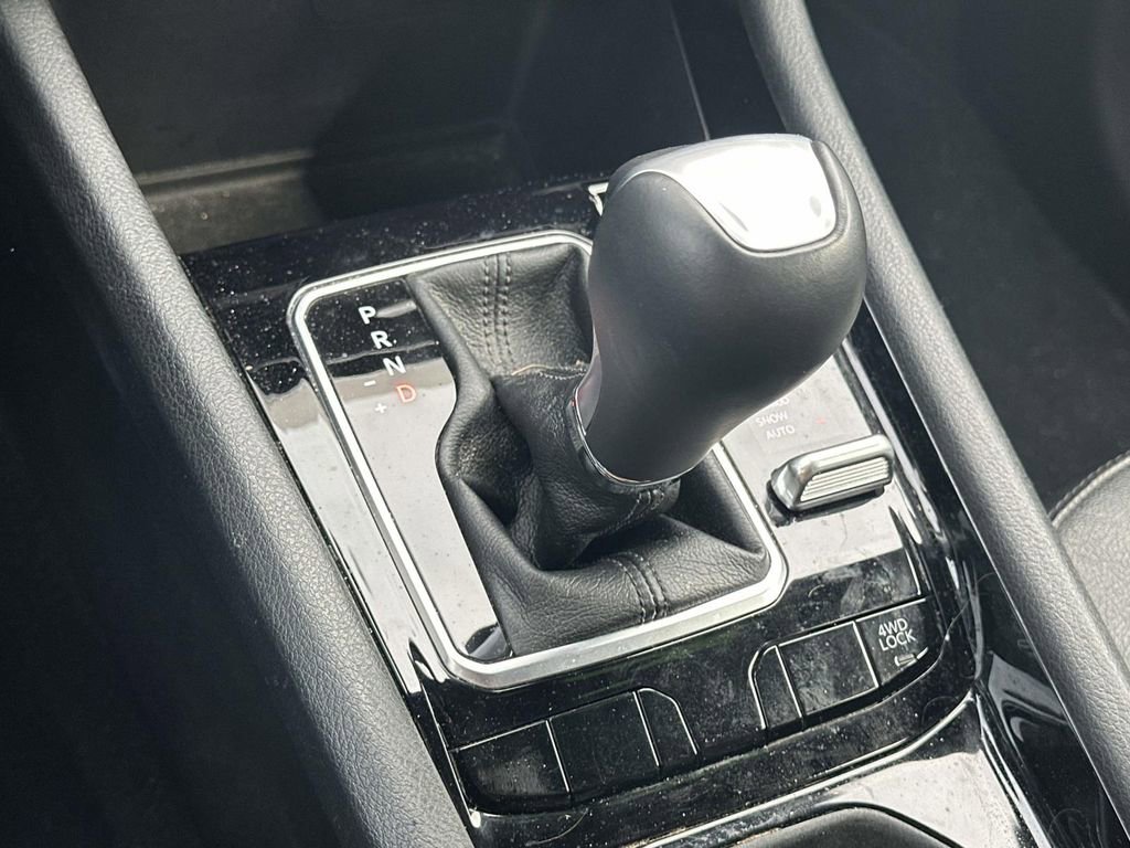 Used 2023 Jeep Compass Limited image 28