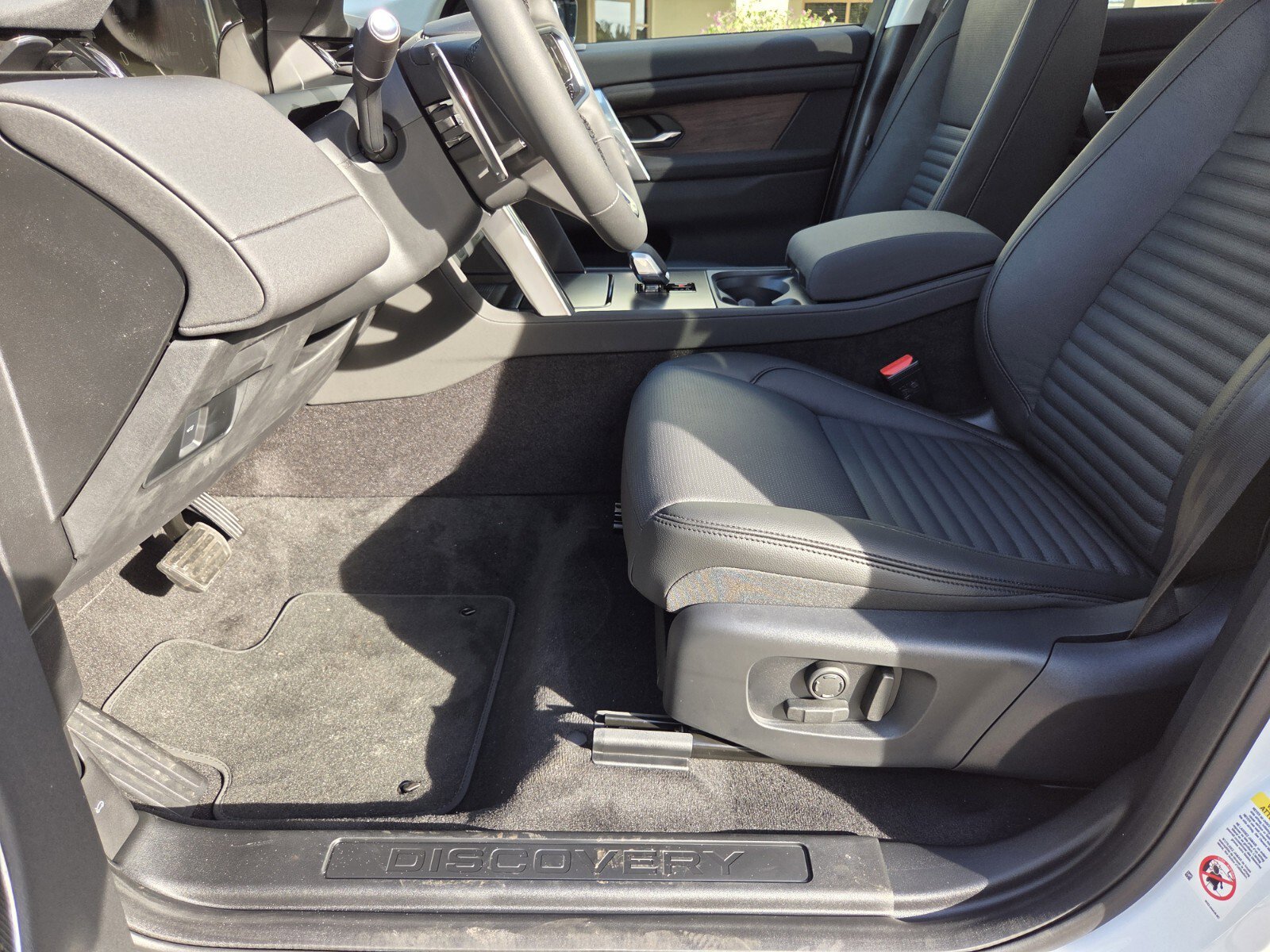 New 2025 Land Rover Discovery Sport S AWD/4WD image 15