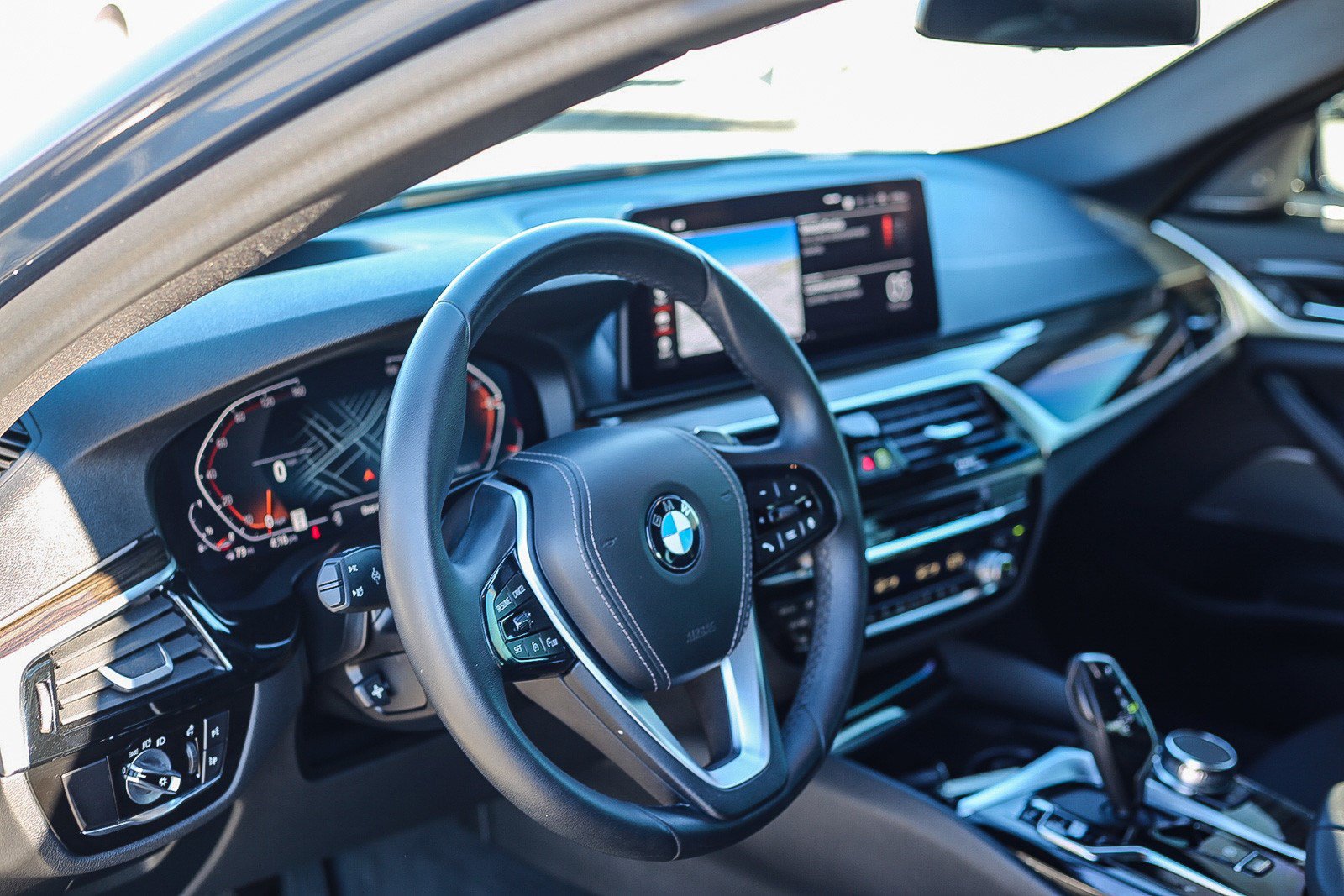 Used 2023 BMW 540i w/ Premium Package RWD image 12
