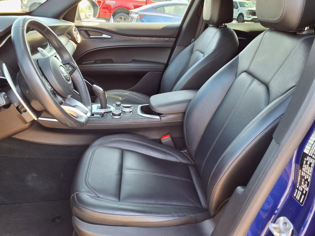 Used 2023 Alfa Romeo Stelvio Sprint RWD image 27