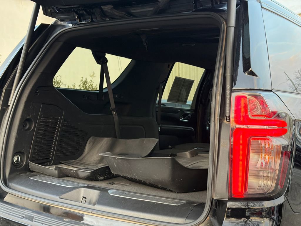 Used 2024 Chevrolet Suburban RST w/ Luxury Package image 8
