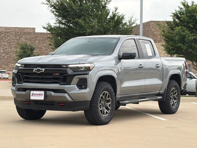 Used 2023 Chevrolet Colorado Z71 w/ Z71 Convenience Package 2 AWD/4WD image 3