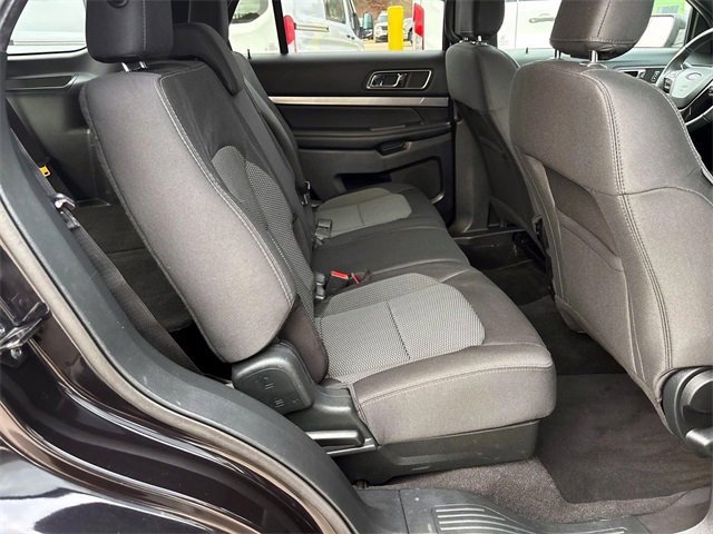 Used 2019 Ford Explorer XLT image 16