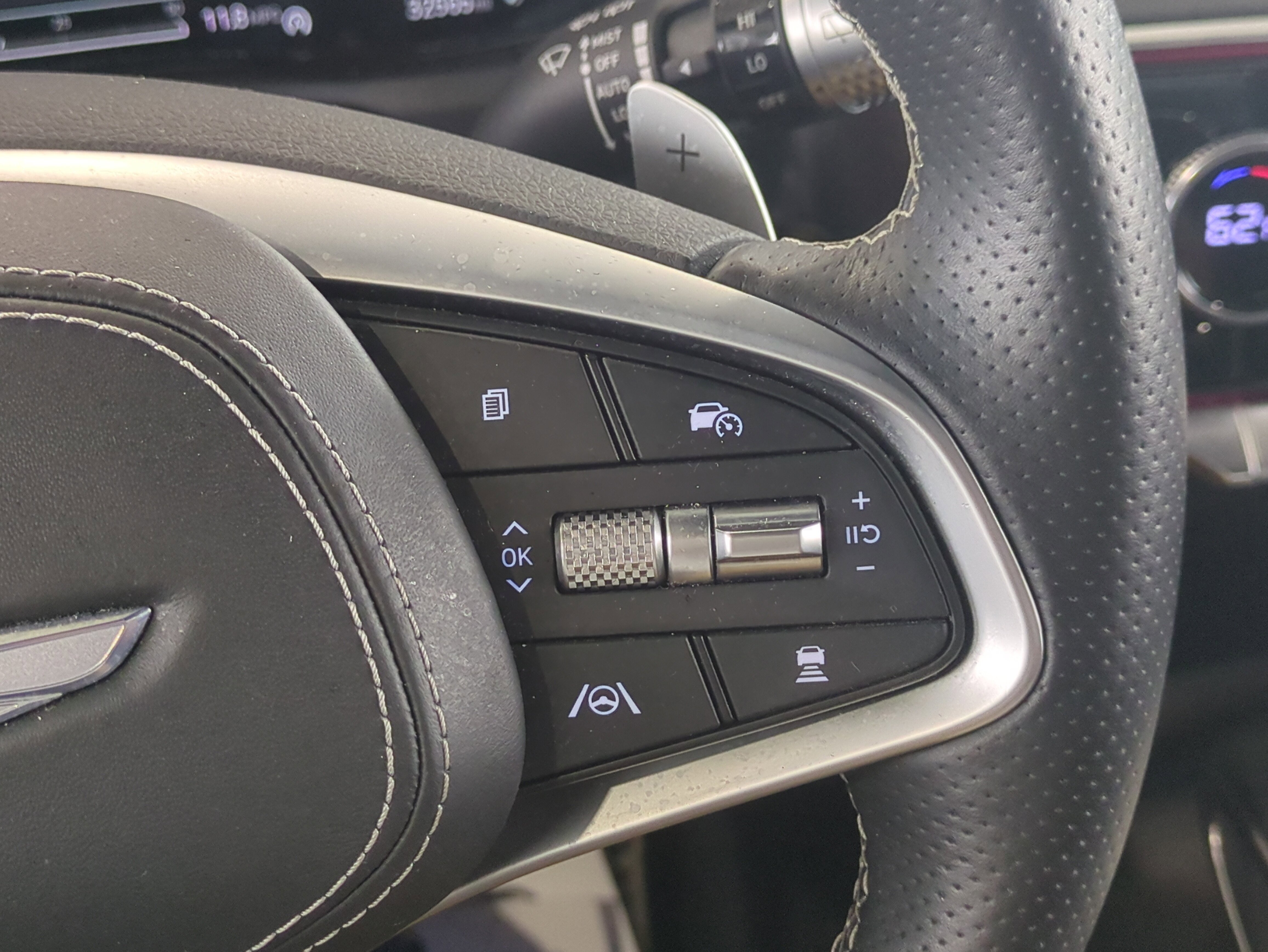 Used 2024 Genesis GV70 2.5T w/ Sport Prestige Package image 27