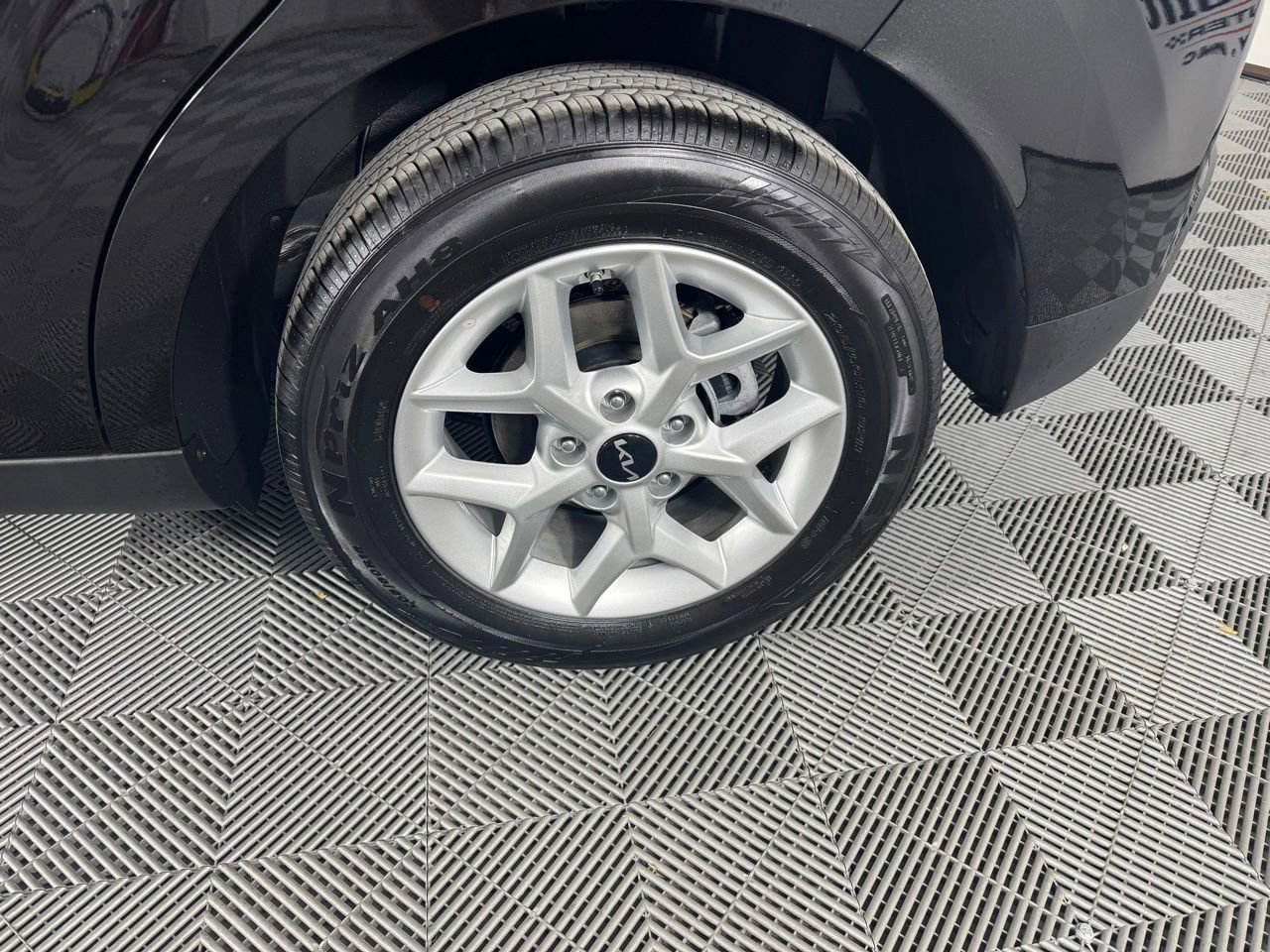 Used 2025 Kia Soul LX w/ LX Technology Package FWD image 45