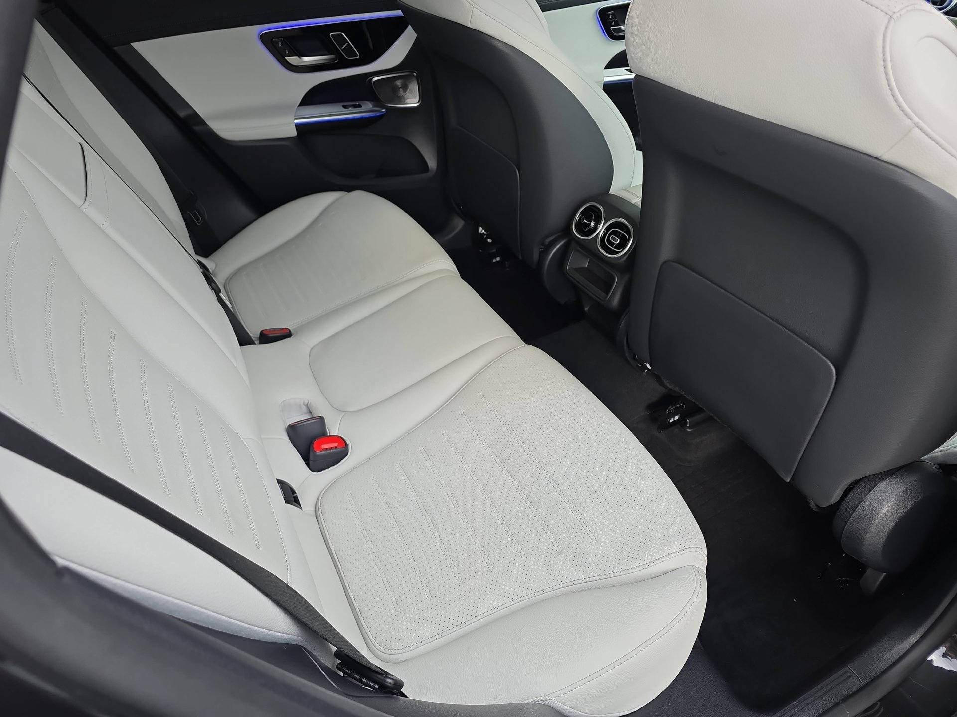 Certified 2026 Mercedes-Benz GLC 300 4MATIC image 11