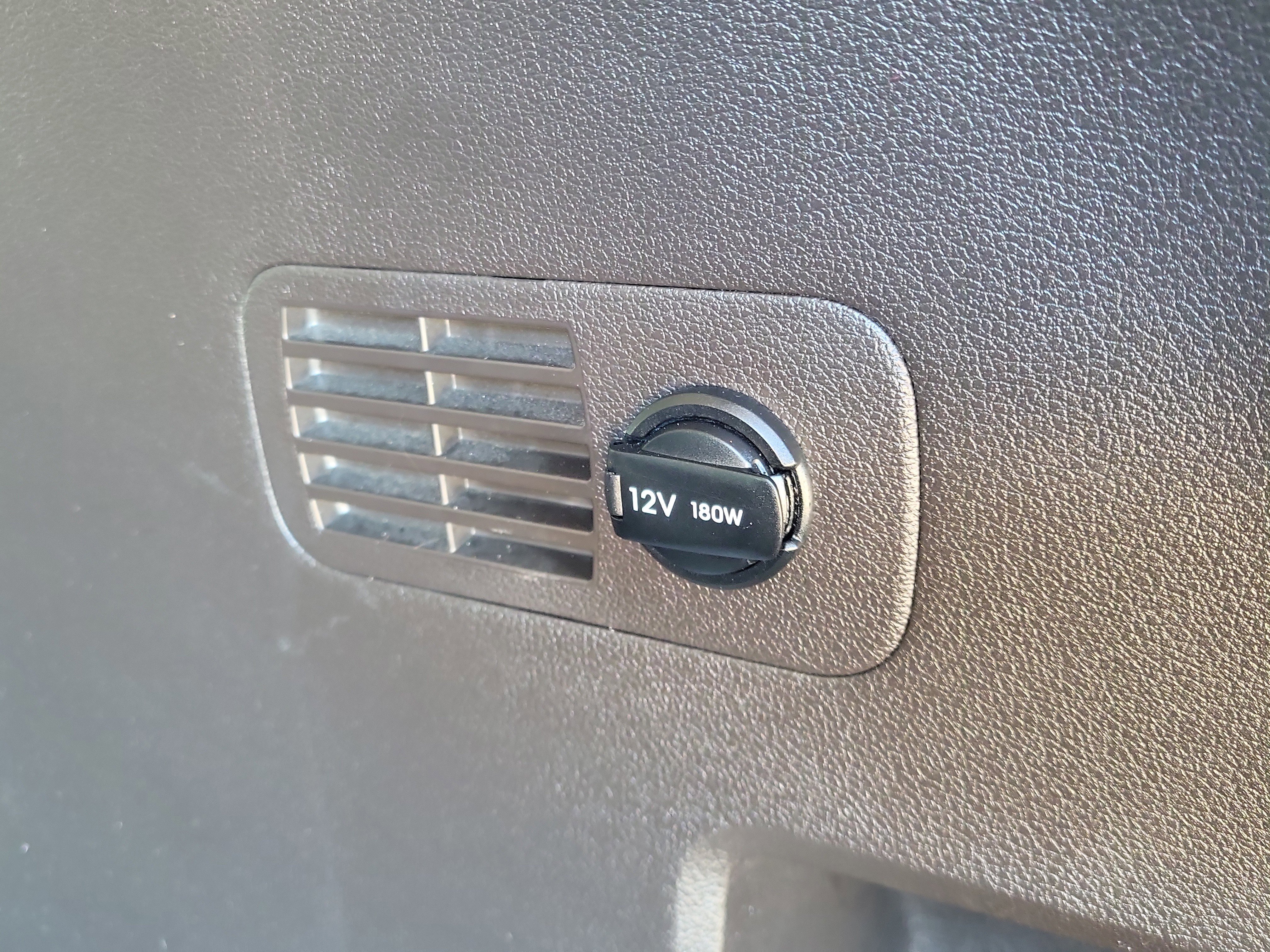 Used 2019 Hyundai Santa Fe SE image 9