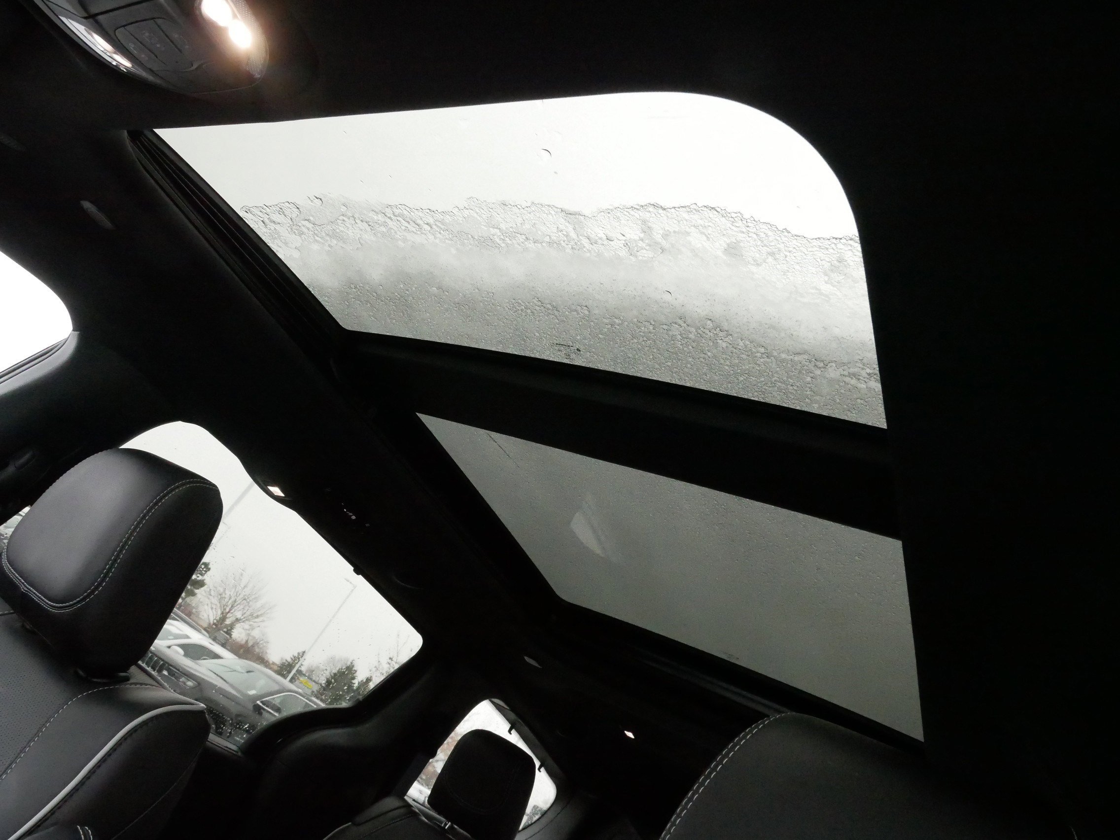 Used 2024 Chrysler Pacifica Limited w/ S Appearance Package image 33