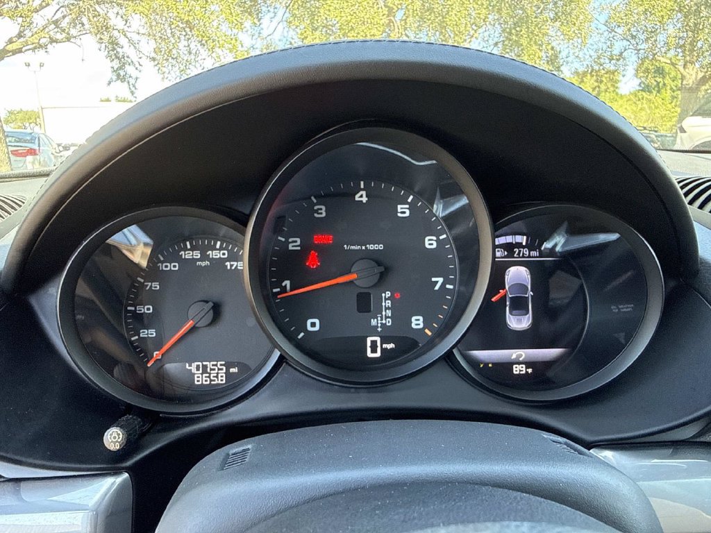 Used 2019 Porsche 718 Boxster RWD image 24