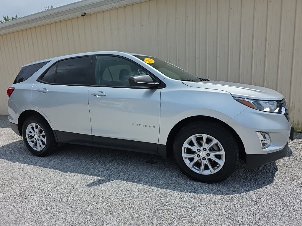 Used 2020 Chevrolet Equinox LS w/ LS Convenience Package AWD/4WD image 4