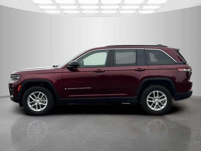 Certified 2024 Jeep Grand Cherokee Laredo X w/ Luxury Tech Group I AWD/4WD image 4