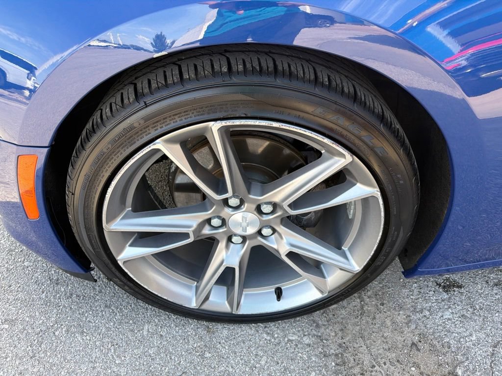 Used 2019 Chevrolet Camaro LT w/ RS Package RWD image 9