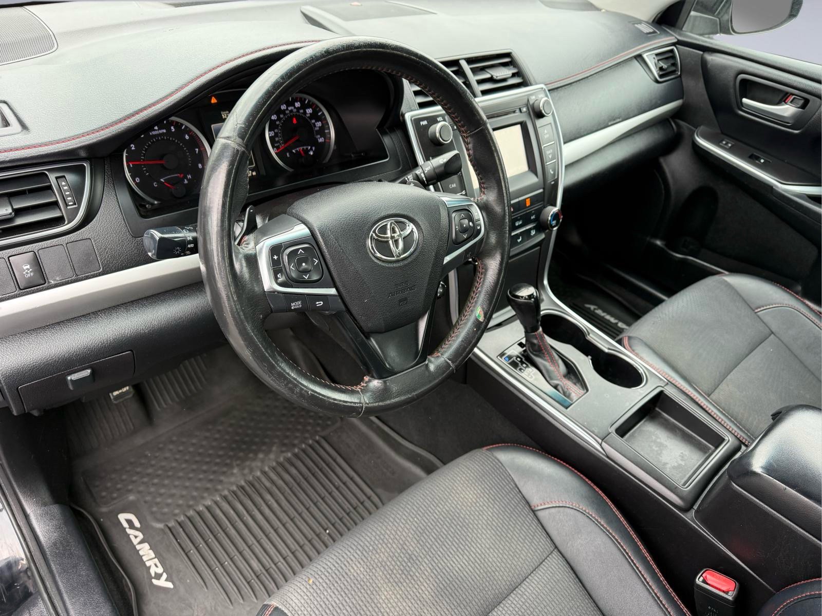 Used 2017 Toyota Camry SE FWD image 14