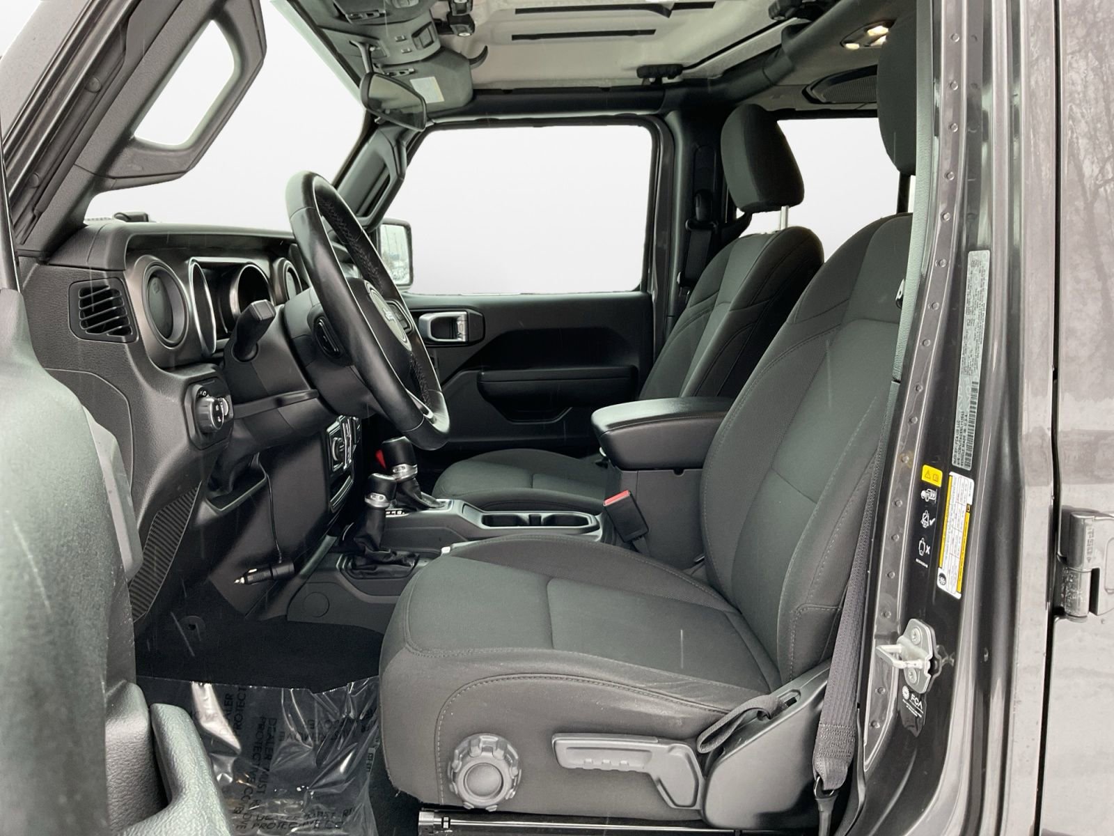 Used 2022 Jeep Gladiator Sport image 9