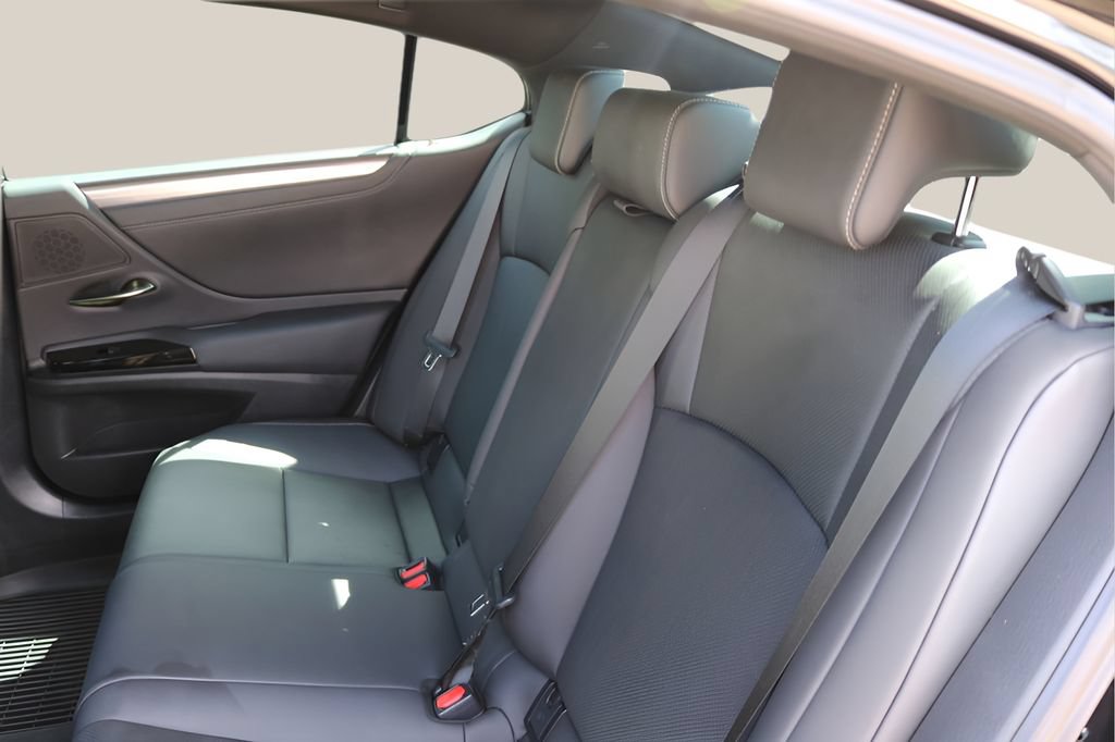 Used 2024 Lexus ES 350 F Sport w/ Accessory Package (Z2) FWD image 16