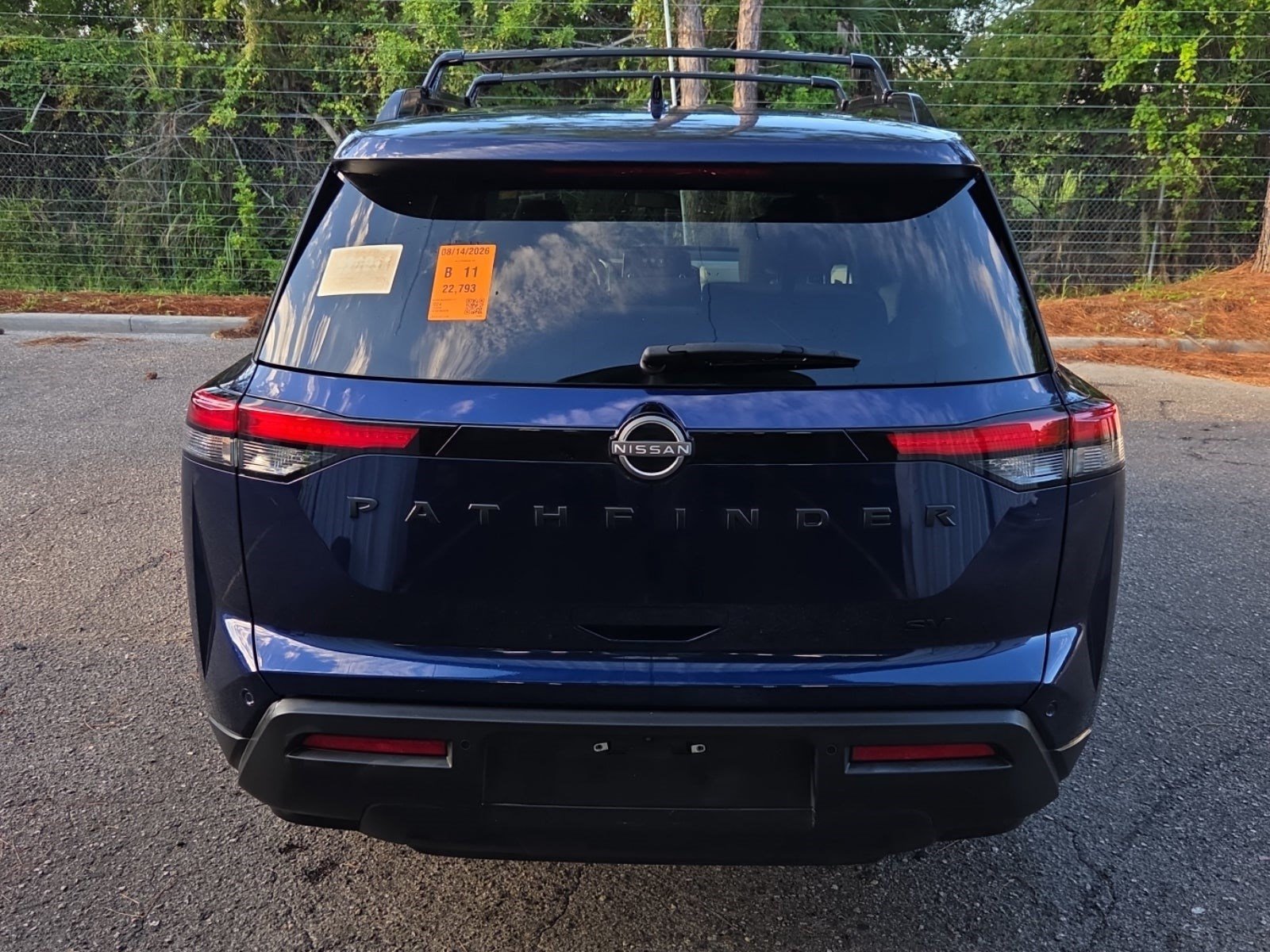 Used 2024 Nissan Pathfinder SV w/ Lighting Package (N92) FWD image 7