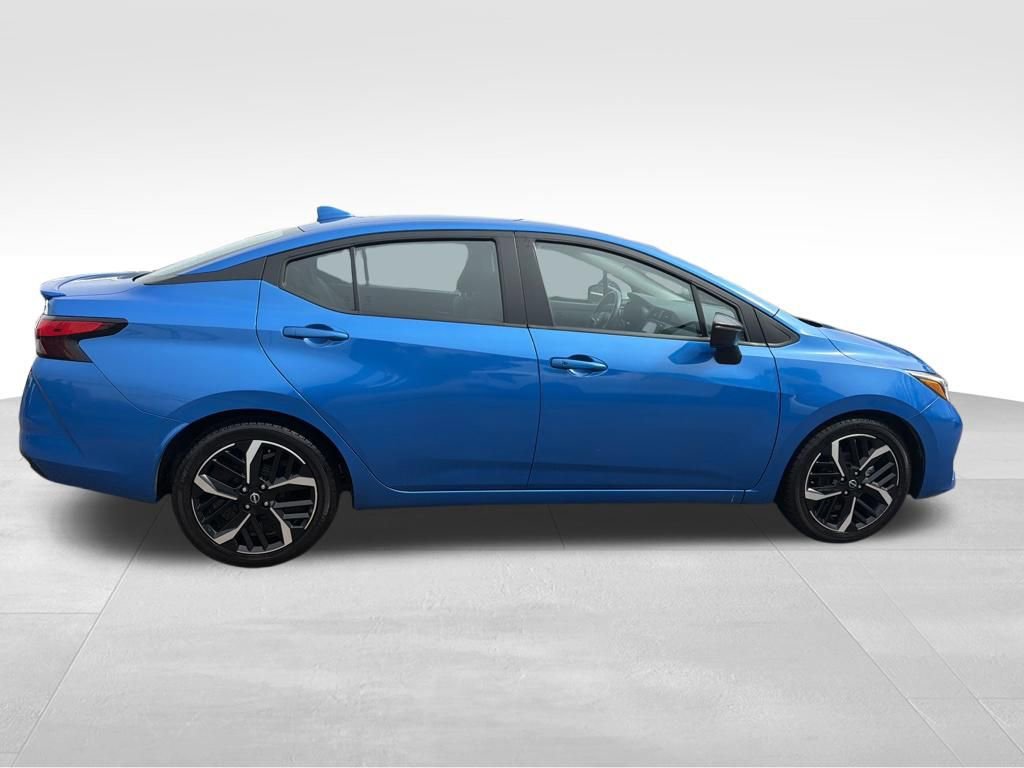Used 2024 Nissan Versa SR image 7