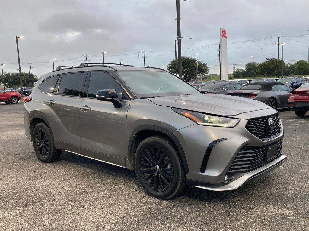 Certified 2026 Toyota Highlander XSE AWD/4WD image 3