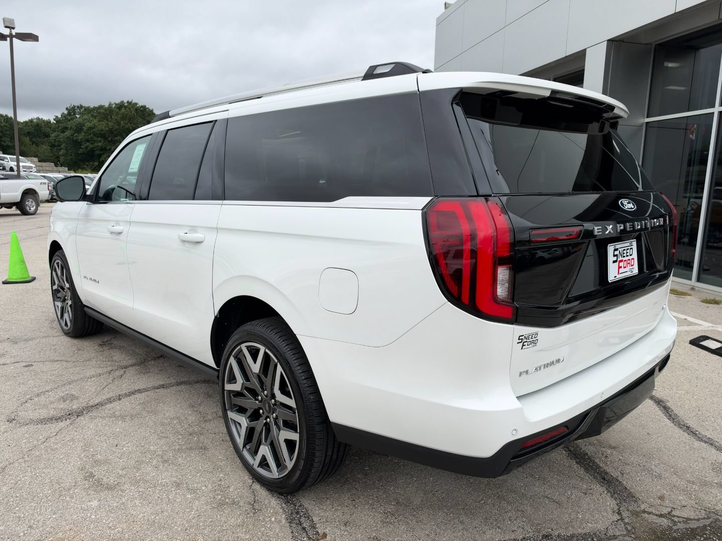 New 2027 Ford Expedition Max Platinum w/ Platinum Ultimate Package AWD/4WD image 5