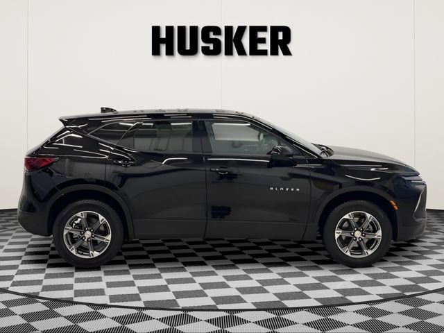 Certified 2025 Chevrolet Blazer LT FWD image 2
