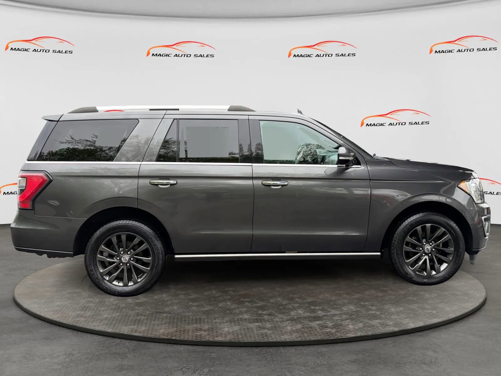 Used 2019 Ford Expedition Limited AWD/4WD image 6