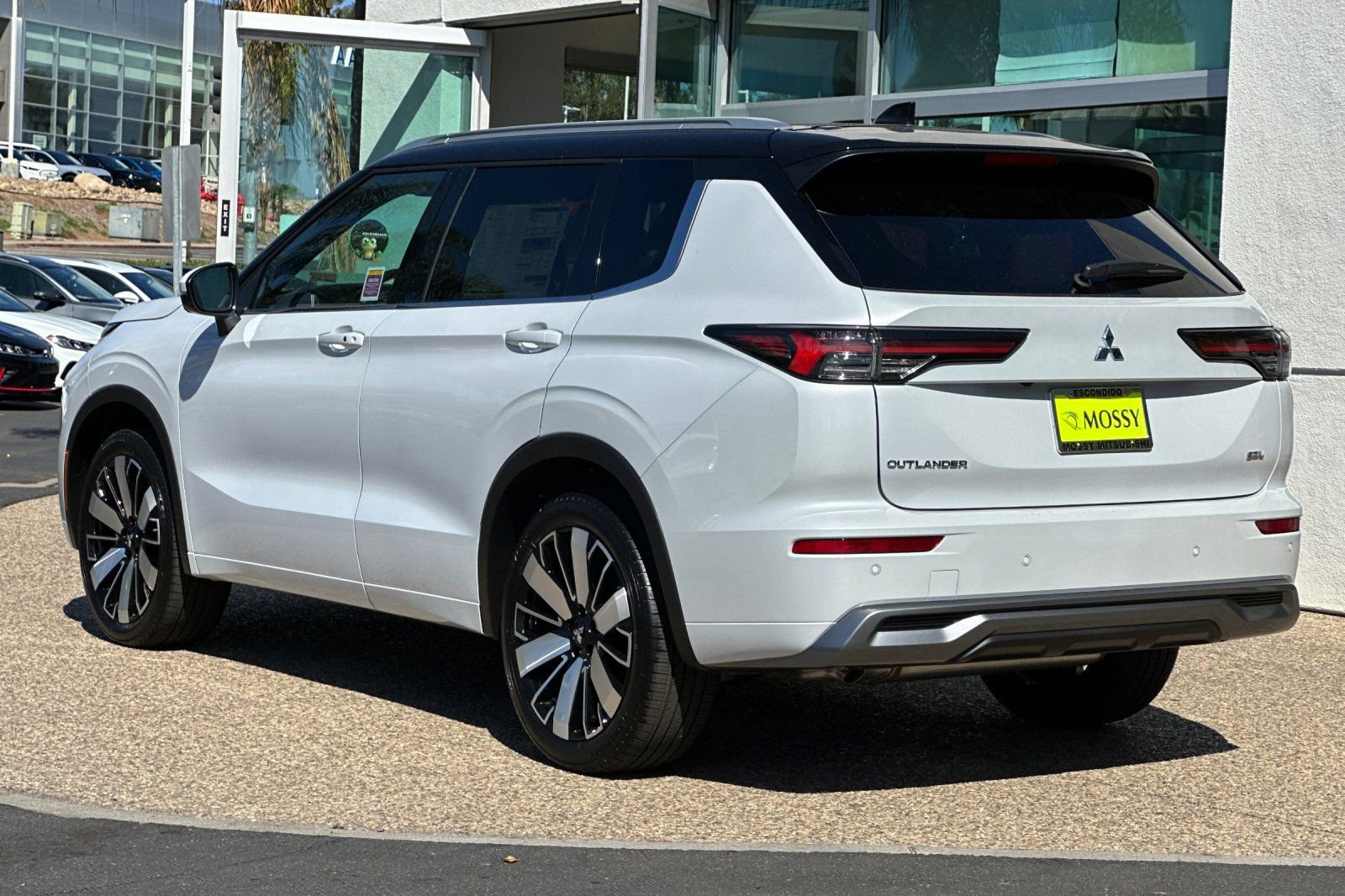 New 2025 Mitsubishi Outlander SEL image 6