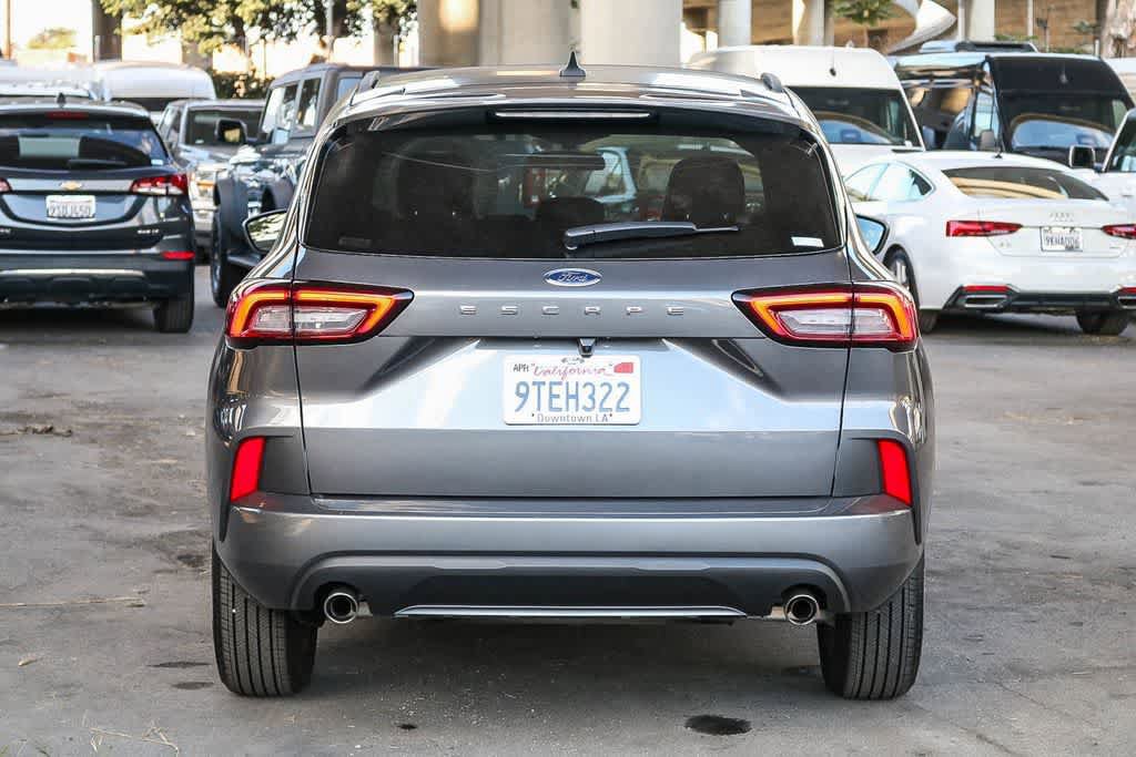 Used 2024 Ford Escape ST-Line w/ Cold Weather Package FWD image 7