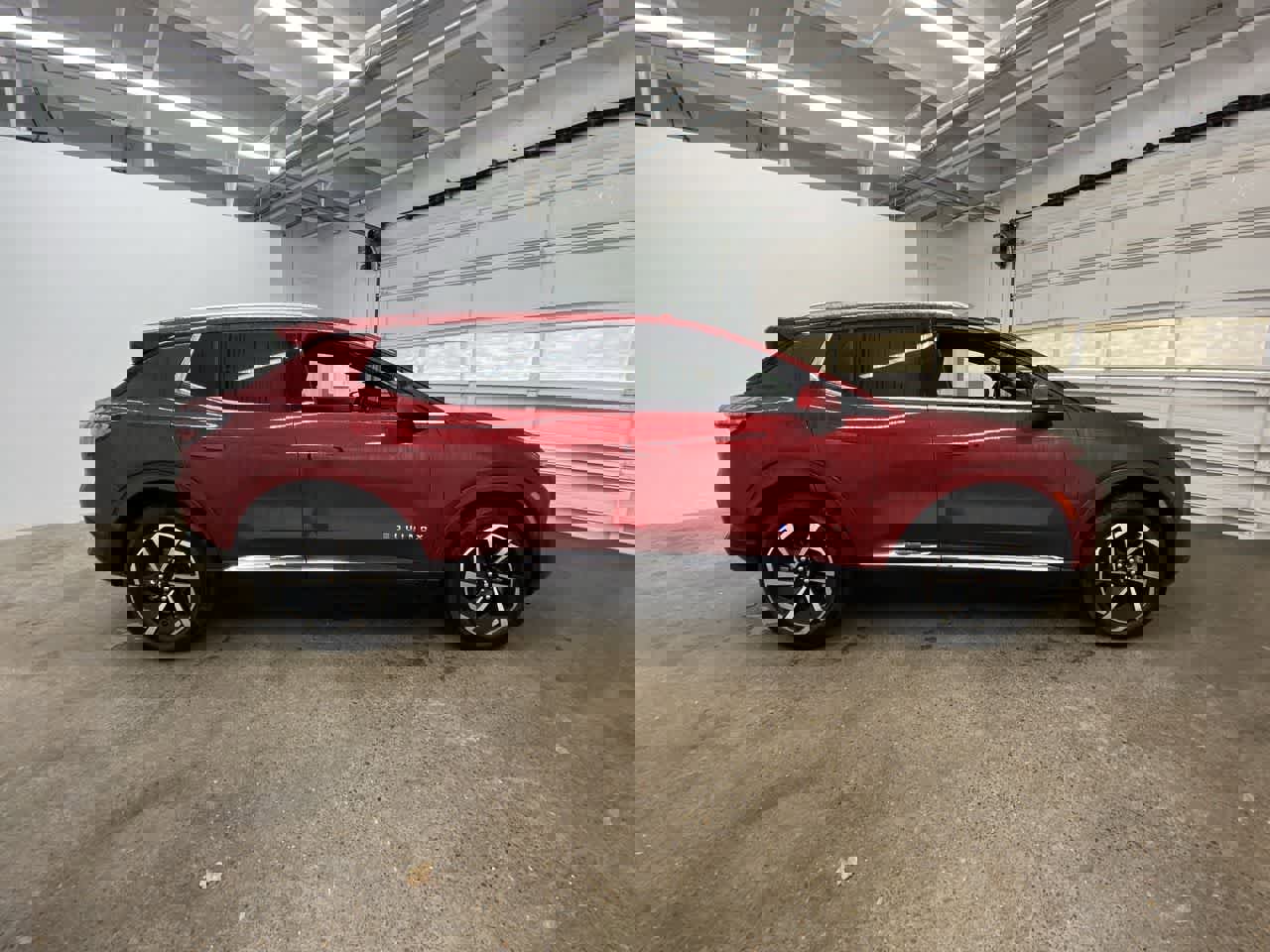 Used 2025 Chevrolet Equinox EV LT w/ Convenience Package image 7