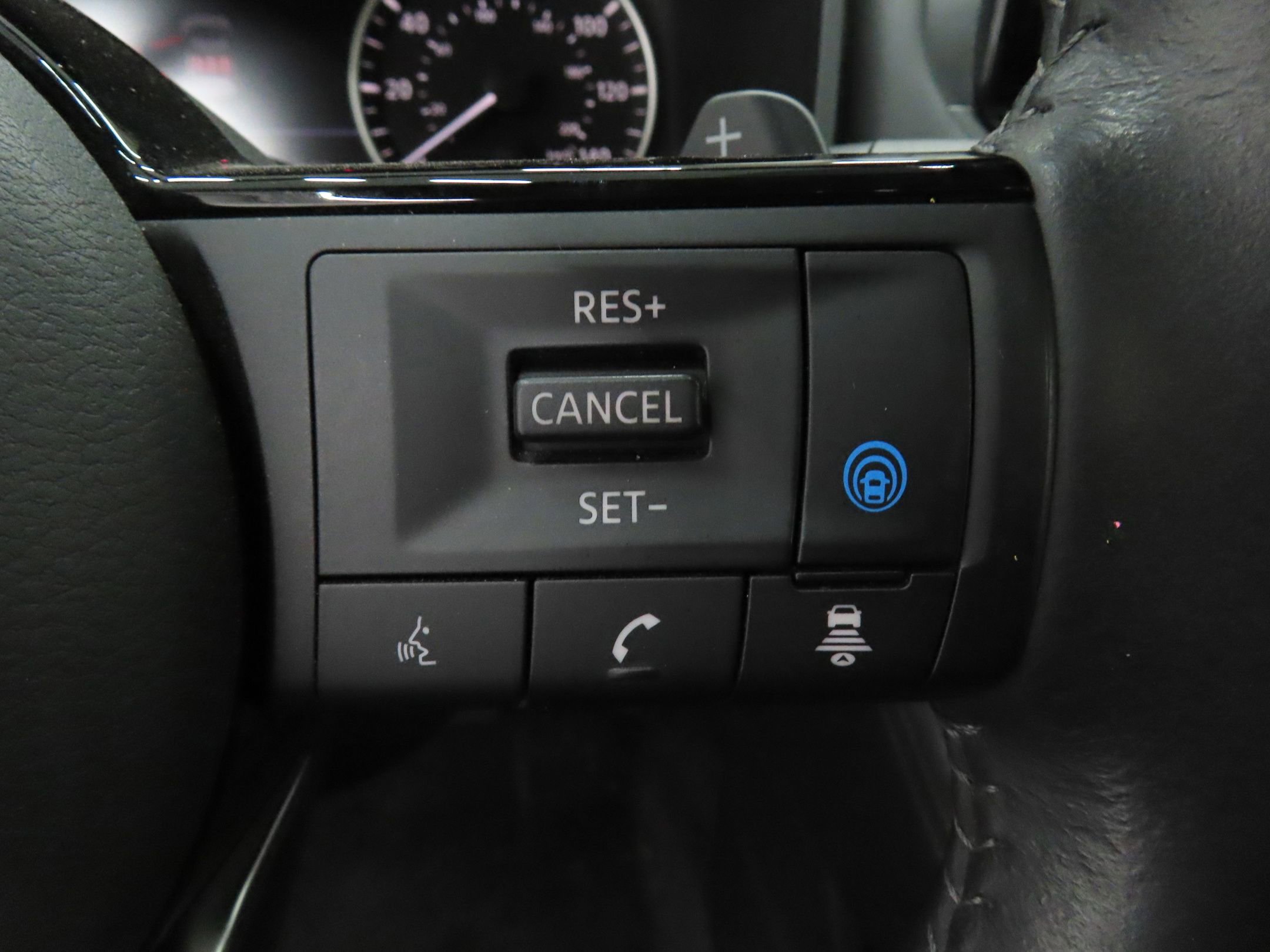 Used 2023 Nissan Rogue SL w/ SL Premium Package image 13