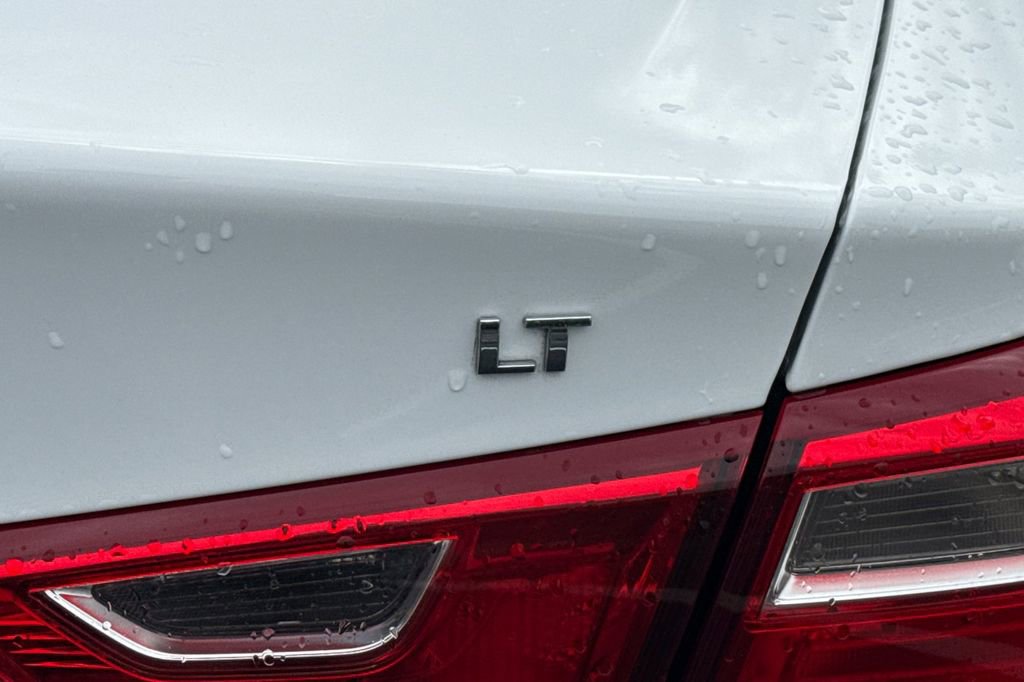Used 2023 Chevrolet Malibu LT FWD image 12