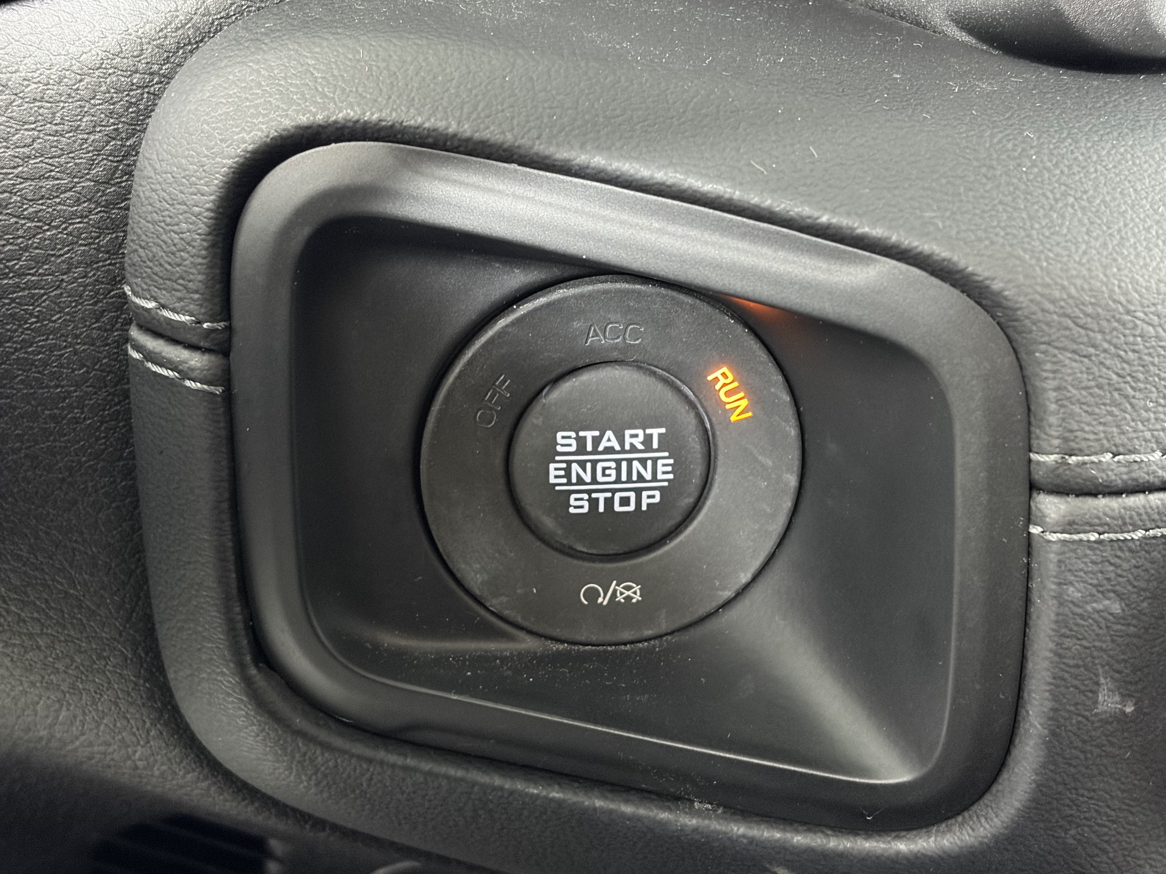 Used 2024 Jeep Wrangler Unlimited Sahara AWD/4WD image 27